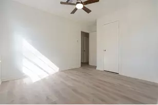 10221 Bretton Dr, Houston, TX 77016 - Photo 14