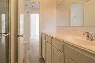 10221 Bretton Dr, Houston, TX 77016 - Photo 26