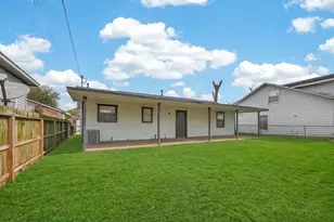 7927 Brays St, Houston, TX 77012 - Photo 2