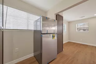 7927 Brays St, Houston, TX 77012 - Photo 12