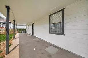 7927 Brays St, Houston, TX 77012 - Photo 4