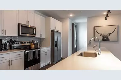 1000 Fort Worth Avenue #413, Dallas, TX 75208 - Photo 10