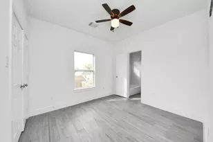 8305 Prairie View Dr, Houston, TX 77088 - Photo 18