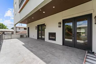 4046 Drummond St, Houston, TX 77025 - Photo 50