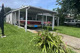 10417 Fairfax St, Houston, TX 77029 - Photo 6