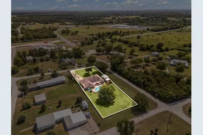 22209 Pierce Street, Navasota, TX 77868 - Photo 2