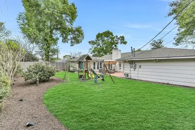 7706 Meadowbriar Lane, Houston, TX 77063 - Photo 22
