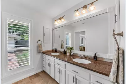 7706 Meadowbriar Lane, Houston, TX 77063 - Photo 18