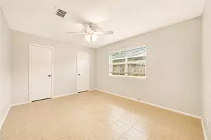 10123 Kent Towne Ln, Sugar Land, TX 77498 - Photo 12
