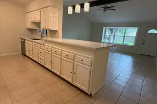 10123 Kent Towne Ln, Sugar Land, TX 77498 - Photo 2