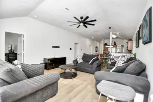 19931 Roycroft Ln, Richmond, TX 77407 - Photo 4