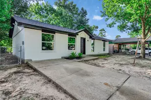 9814 Trumpet St, Houston, TX 77078 - Photo 2