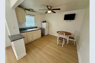 305 Miles Road, Bacliff, TX 77518 - Photo 4