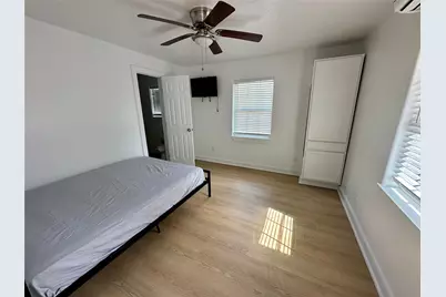 305 Miles Road, Bacliff, TX 77518 - Photo 6