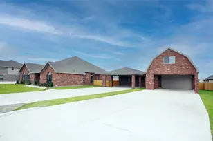 2107 Amistaqd Rd, League City, TX 77539 - Photo 4