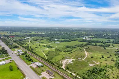 10935 Highway 6, Hitchcock, TX 77510 - Photo 6