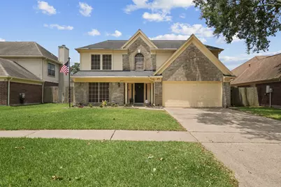 2112 Castle Drive, League City, TX 77573 - Photo 2
