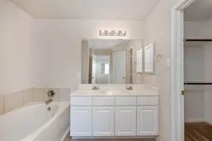 2103 Feather Hill Dr, Rosenberg, TX 77471 - Photo 12