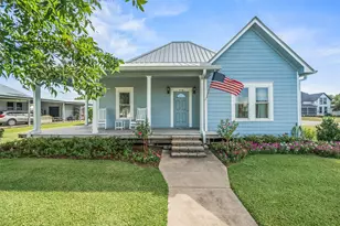 664 Laurel Street S, Matagorda, TX 77457 - Photo 2