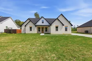 1258 Spanish Dr, Dayton, TX 77535 - Photo 1