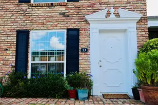 2201 Fountain View Dr, Houston, TX 77057 - Photo 2