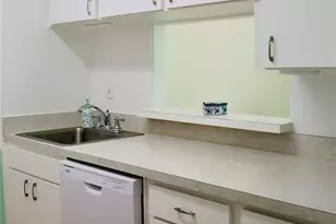 2201 Fountain View Dr, Houston, TX 77057 - Photo 6