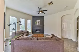 2301 Shadow Falls Ln, Pearland, TX 77584 - Photo 14