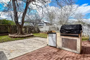 3402 Hidden Creek Dr, Sugar Land, TX 77479 - Photo 16