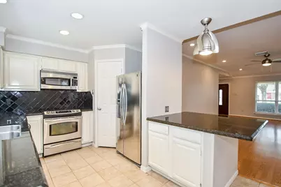 3402 Hidden Creek Drive, Sugar Land, TX 77479 - Photo 8