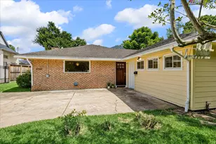 8739 Linkterrace Ln, Houston, TX 77025 - Photo 6