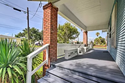 3928 Avenue S S, Galveston, TX 77550 - Photo 2