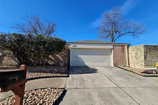 8319 Wind Veil Dr, Houston, TX 77040 - Photo 2