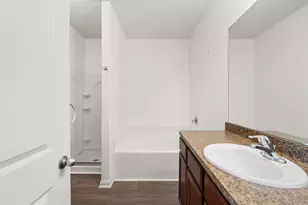 718 Crystal Lakes Dr, Brookshire, TX 77423 - Photo 14