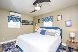 330 N Dixie Dr, Lake Jackson, TX 77566 - Photo 4