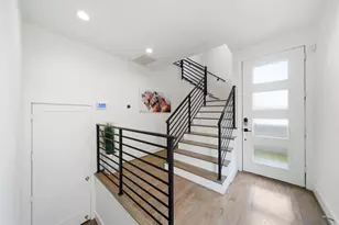 1436 W 24th St, Houston, TX 77008 - Photo 8