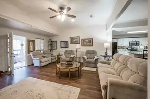 714 Quail Hollow Dr, Huntsville, TX 77340 - Photo 8