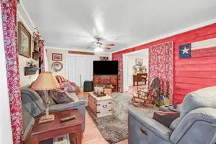 1226 Frontier Trail, Angleton, TX 77515 - Photo 10