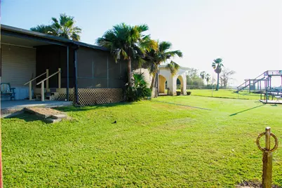 627 Port Road, Angleton, TX 77515 - Photo 6