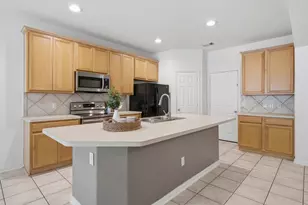 130 Ledgestone Pl, The Woodlands, TX 77382 - Photo 6