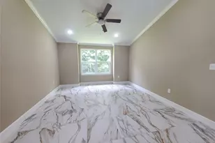 1306 N 9th St, Conroe, TX 77301 - Photo 8
