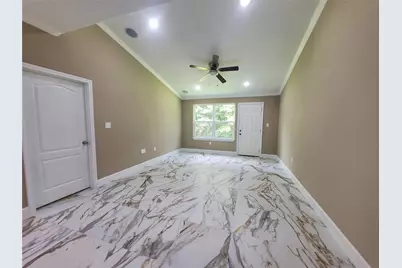 1306 N 9th Street, Conroe, TX 77301 - Photo 6