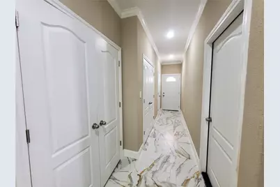 1306 N 9th Street, Conroe, TX 77301 - Photo 2