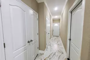 1306 N 9th St, Conroe, TX 77301 - Photo 2