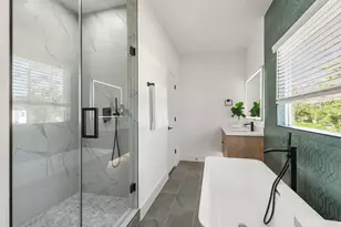 2581 Paul Quinn St, Houston, TX 77091 - Photo 28