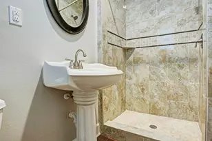 6722 Avenue F, Houston, TX 77011 - Photo 2