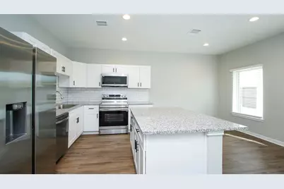 14010 Longstreet Building 16, Willis, TX 77318 - Photo 10