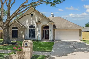 3419 Glastonbury Dr, Pearland, TX 77581 - Photo 2