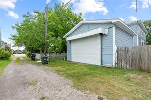 1219 Sealy St, Galveston, TX 77550 - Photo 42