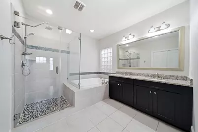 8808 Ashbloom Lane, Houston, TX 77080 - Photo 16