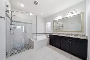 8808 Ashbloom Ln, Houston, TX 77080 - Photo 16